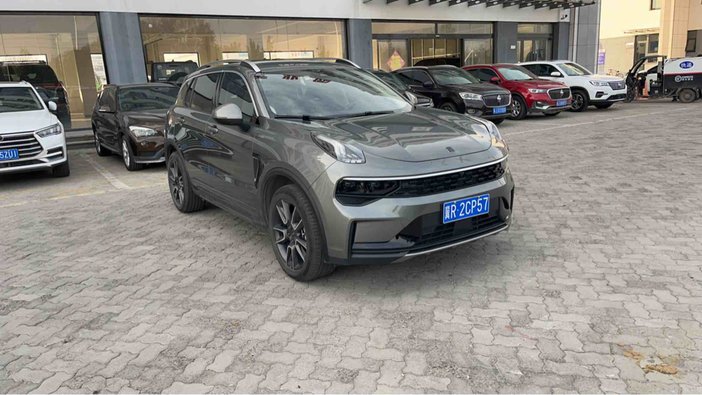 Lynk & Co 01 exterior