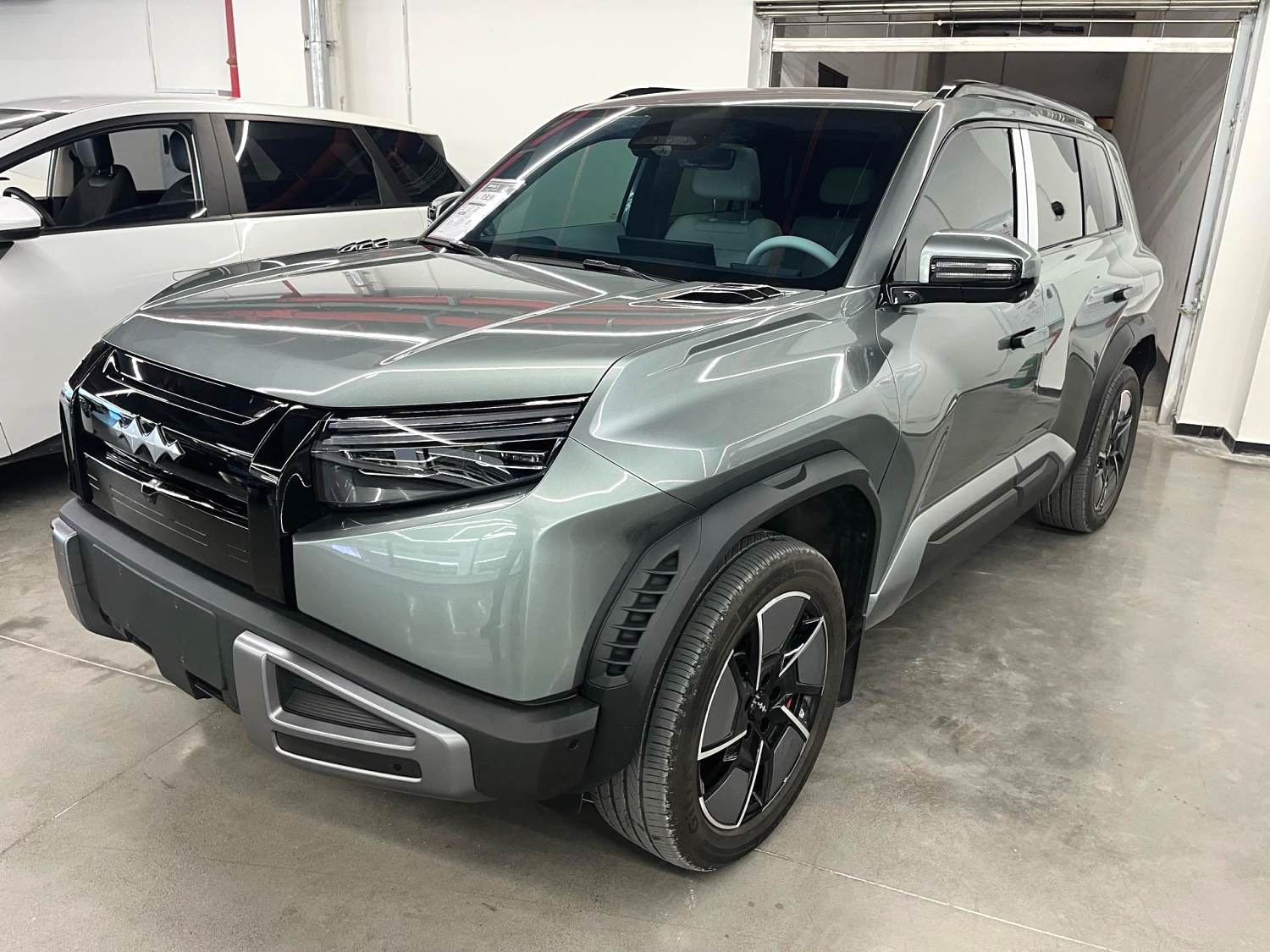 Fang Cheng Bao Leopard 3 exterior