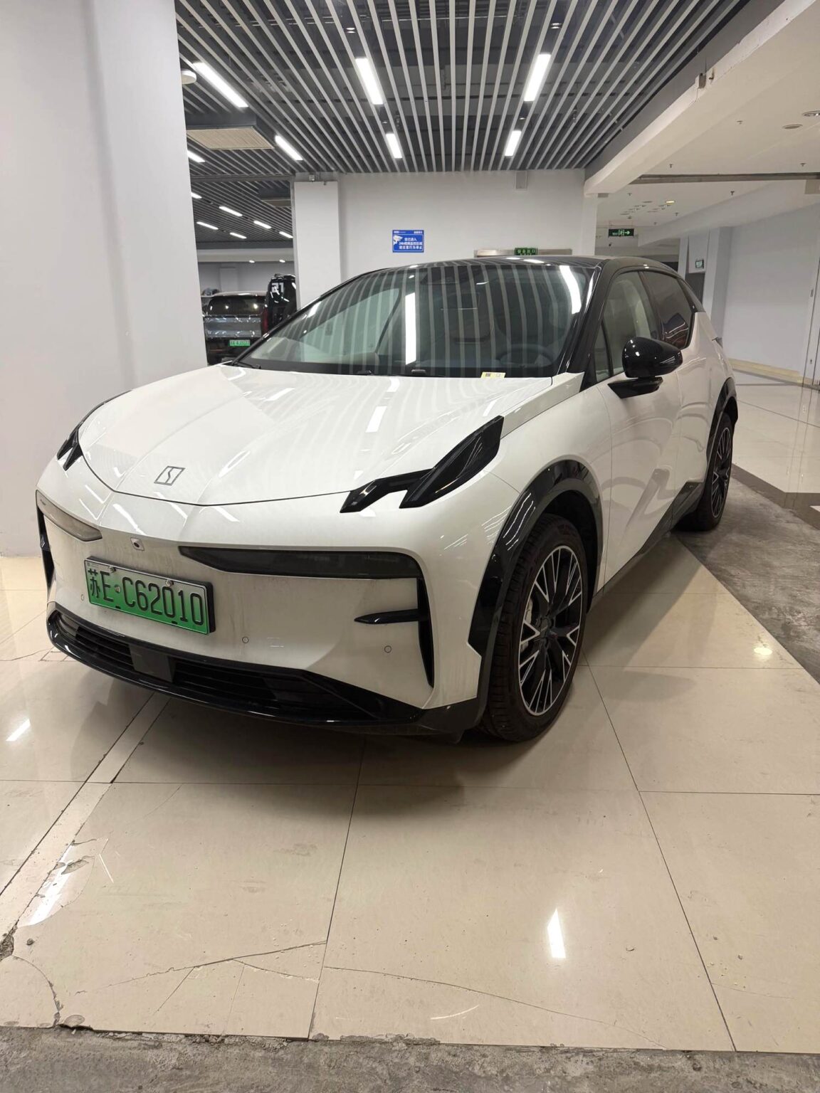 Zeekr X exterior
